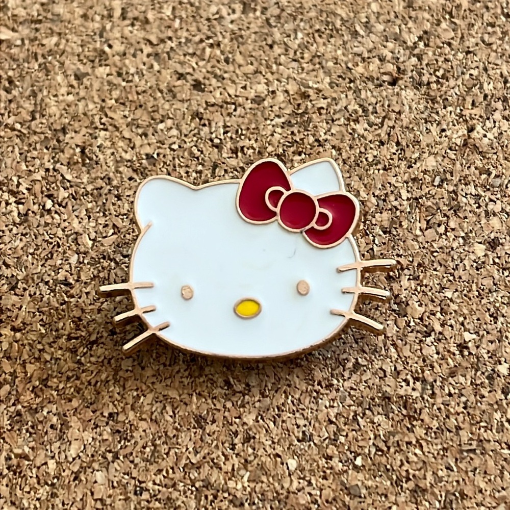 🔥3/$12 - Enamel Pin - Hello Kitty